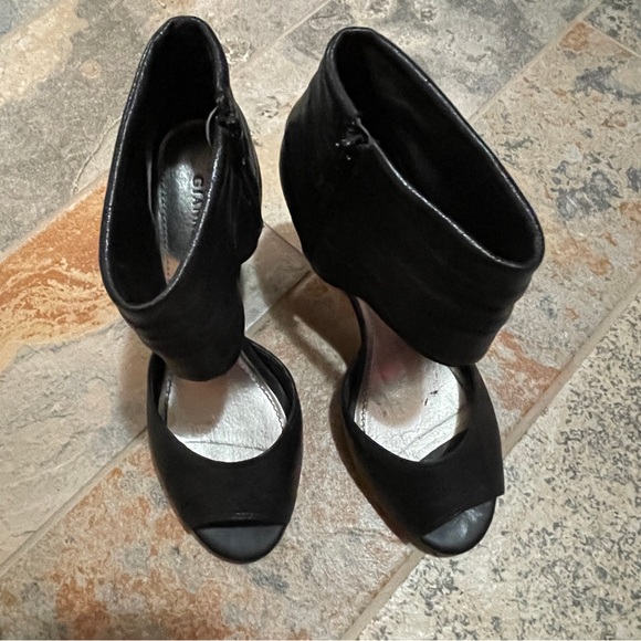 🐦⬛Beautiful Gianni Bini Open Toe Ankle Zip Triangular Heeled Leather Pumps! - Picture 9 of 13